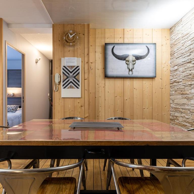 APPARTEMENT CENTRE VILLE PARKING COUVERT WIFI BALCON - Appartement 3 Chambres - 12