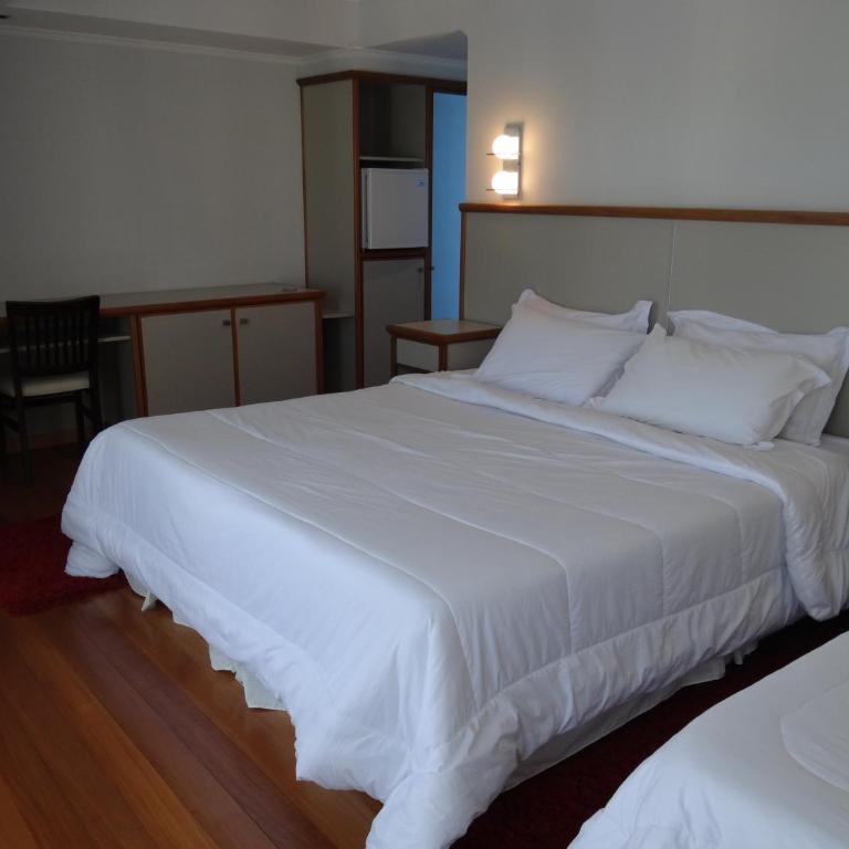 Hotel Italiano - Deluxe Triple Room - 2