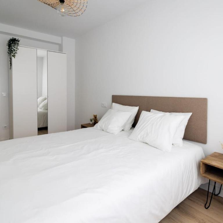 Lujoso apartamento entre 2 playas con garaje, wifi - Apartamento con 3 dormitorios con aparcamiento incluido - 35