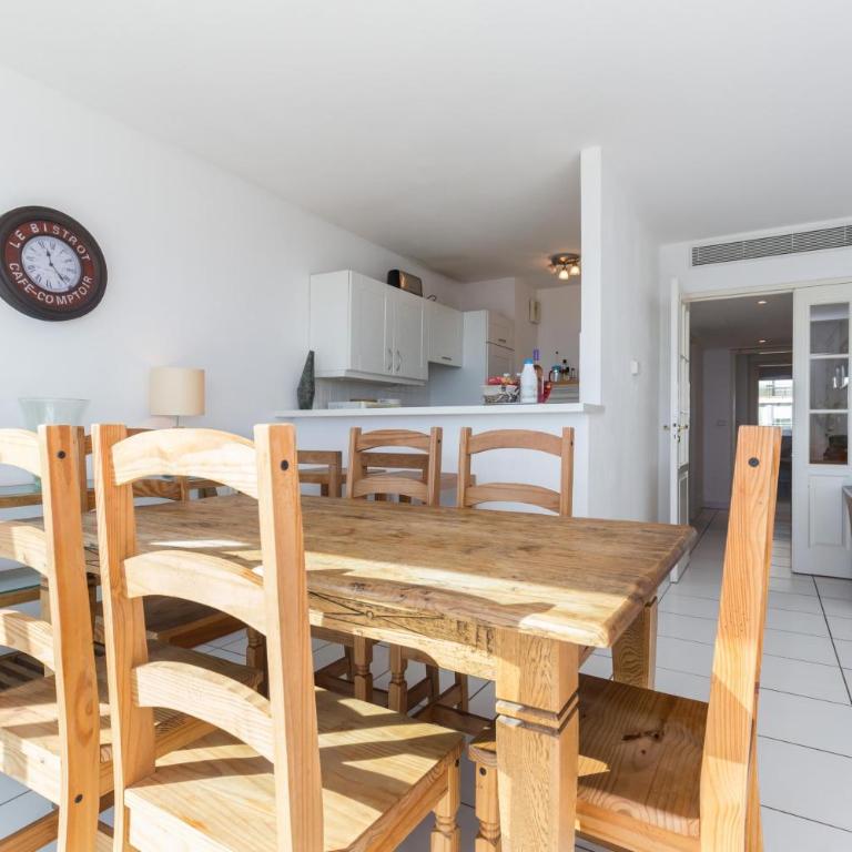 Bright two bedroomed apartment on the beach in Cannes with huge terrace with fabulous sea views - 2001 - Apartment mit 2 Schlafzimmern - 10