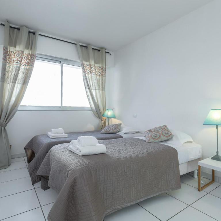 Bright two bedroomed apartment on the beach in Cannes with huge terrace with fabulous sea views - 2001 - Apartment mit 2 Schlafzimmern - 13