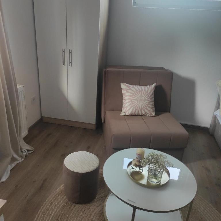 Dream Home Studio Apartments - Studio with Terrace - 9