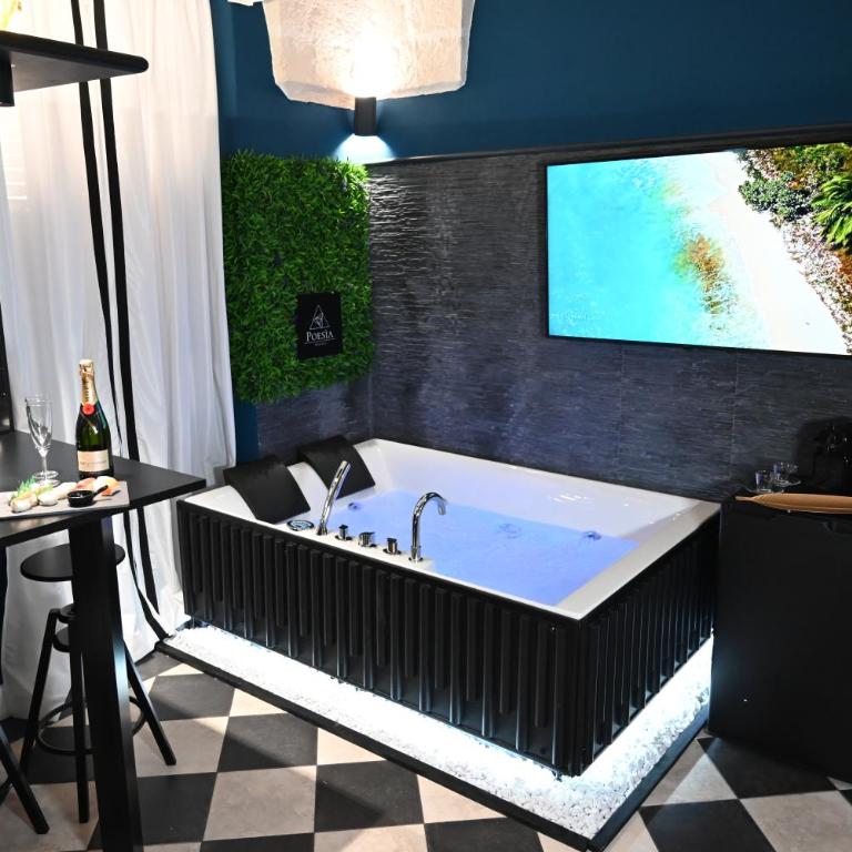 Poesìa - Queen Suite with Spa Bath - 3
