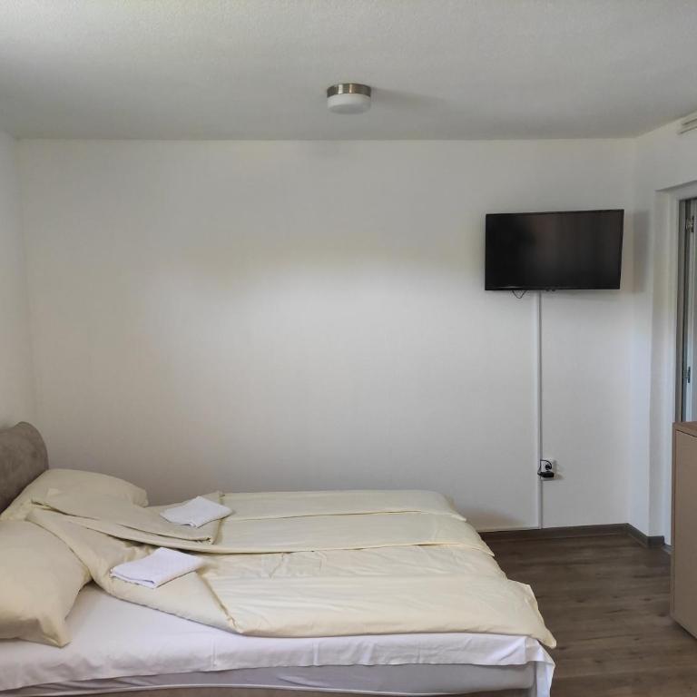 Dream Home Studio Apartments - Studio with Terrace - 3