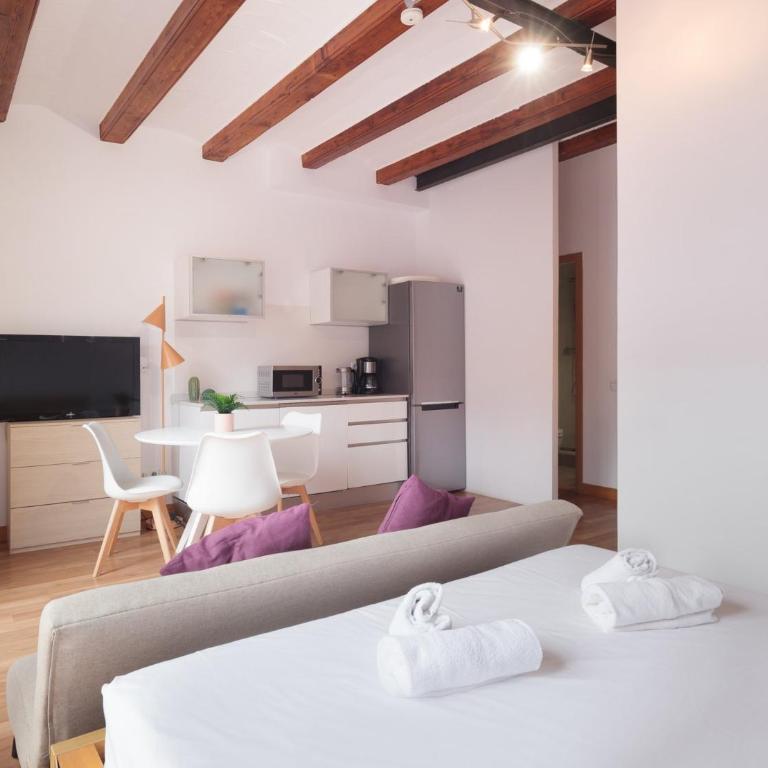 Spacious doubleroom apartment at Sants - Two-Bedroom Apartment - 7
