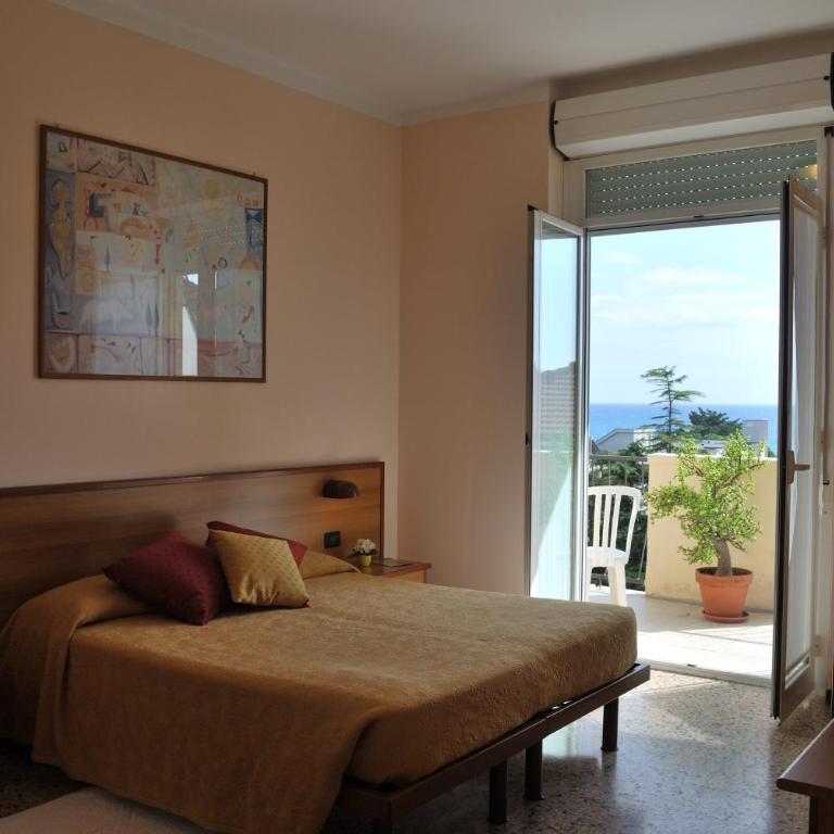 Hotel Galleano - Camera Matrimoniale con Balcone e Vista Mare - 1