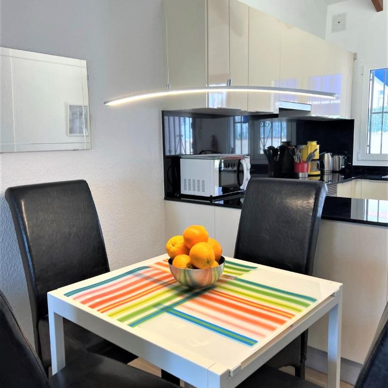 Vista Bahia II Apartments- top floor with balcony views & ground floor with garden and BBQ - Apartment with Sea View - 51