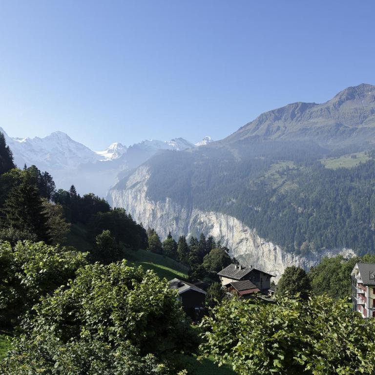 Hotel Alpenrose Wengen - a family affair since 1881 - Superior Doppelzimmer mit Balkon und Bergblick - 8