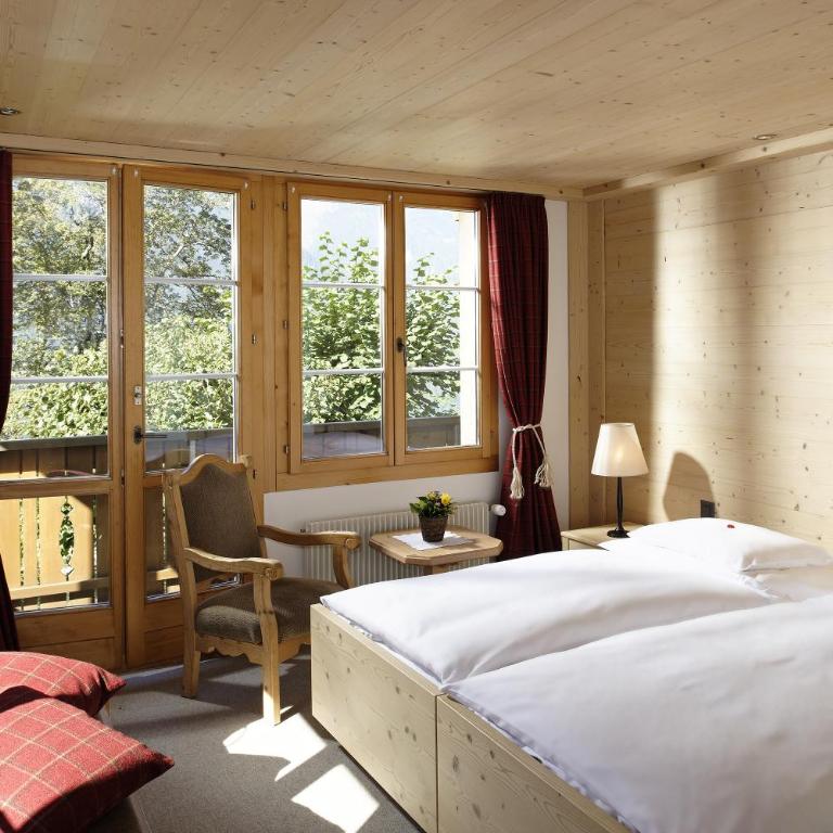 Hotel Alpenrose Wengen - a family affair since 1881 - Doppelzimmer mit Balkon und Bergblick - 3