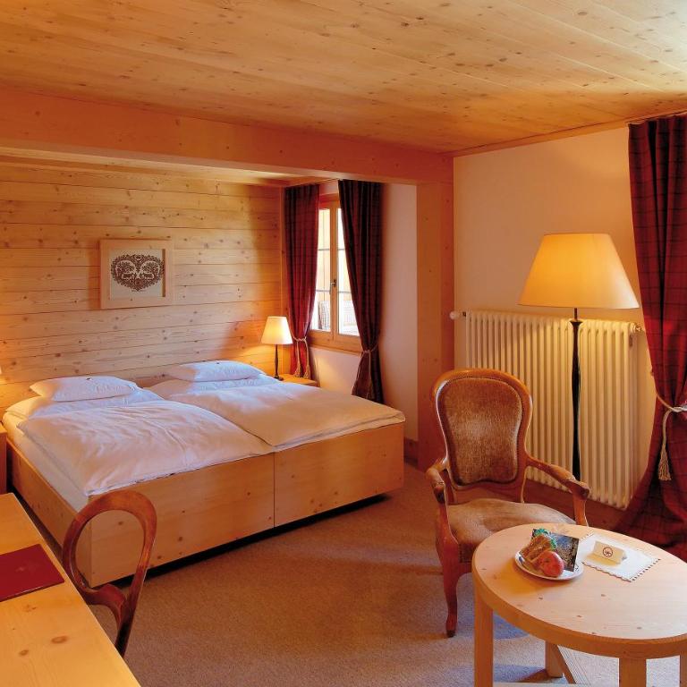 Hotel Alpenrose Wengen - a family affair since 1881 - Superior Doppelzimmer mit Balkon und Bergblick - 5