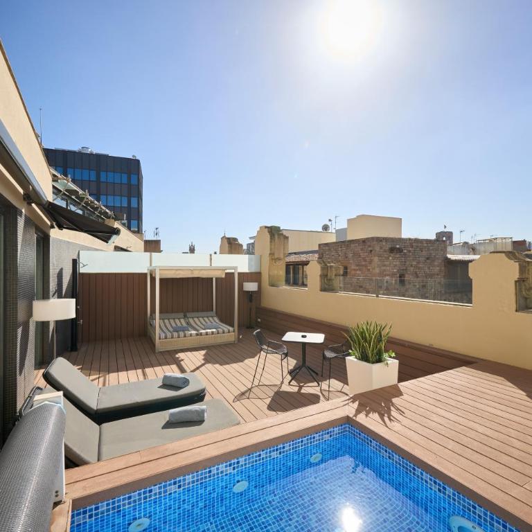Catalonia Catedral - Deluxe Double Room with Terrace and Private Pool - 4