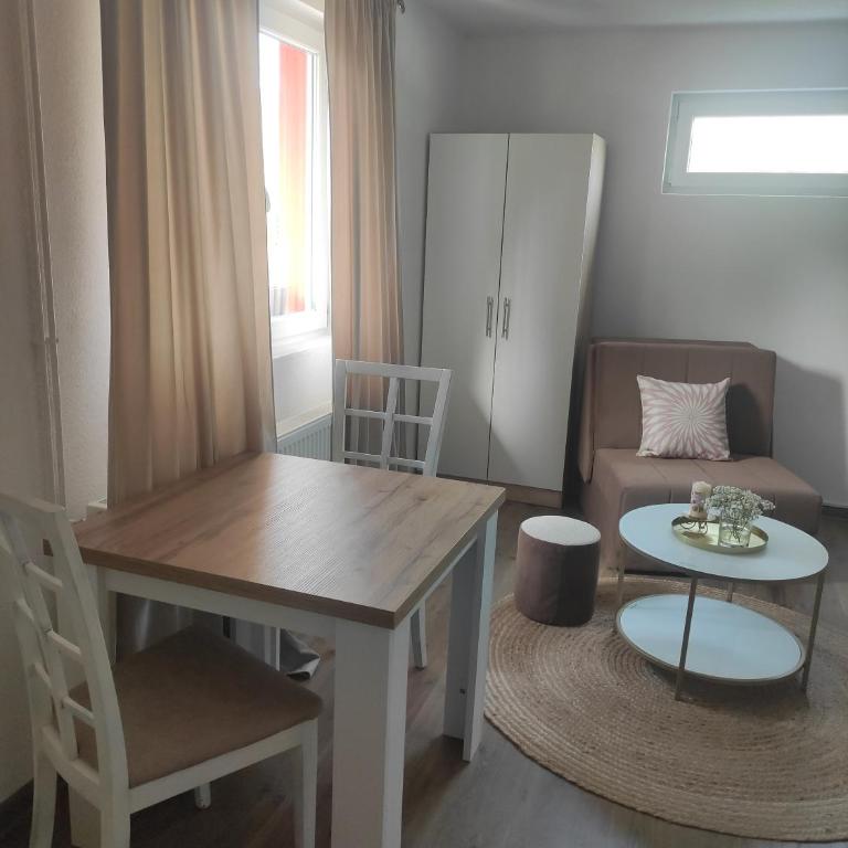 Dream Home Studio Apartments - Studio with Terrace - 5