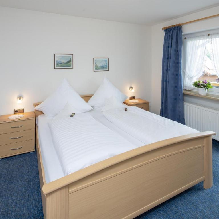 Landhaus Goldener Apfel - Doppelzimmer mit Gartenblick - 1