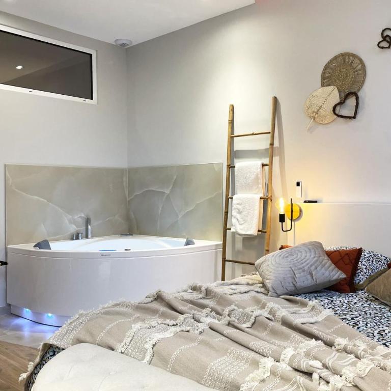 The Pearl - Jacuzzi - Cinéma - Patio - Parking - Apartment - 16