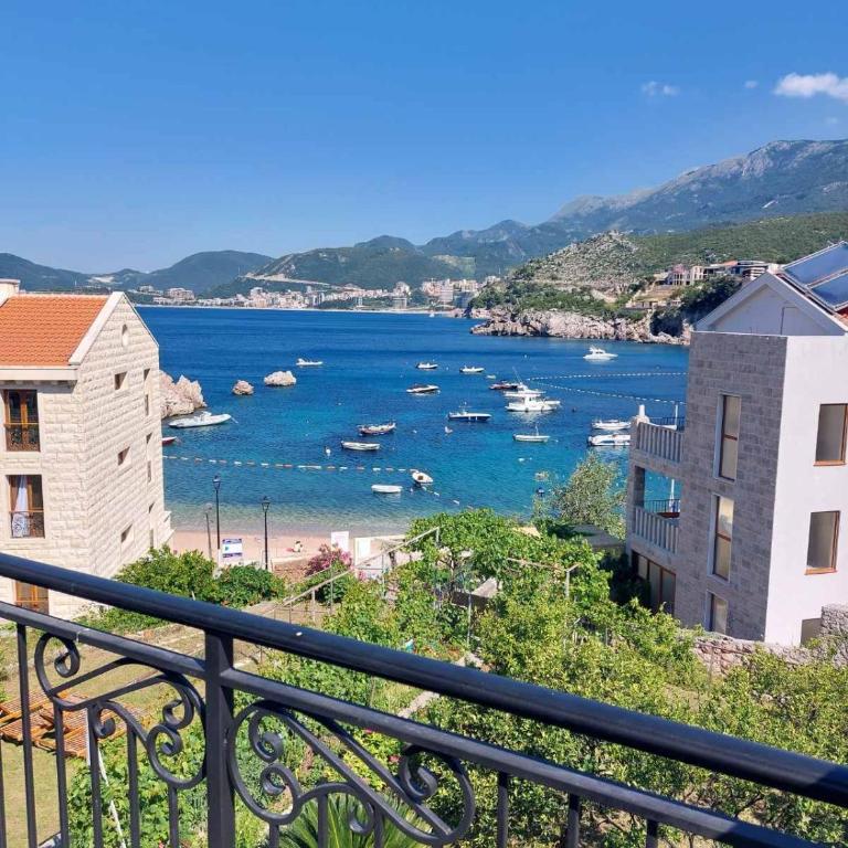 Apartment Sara with seaview - Apartman sa 2 Spavaće Sobe - 1