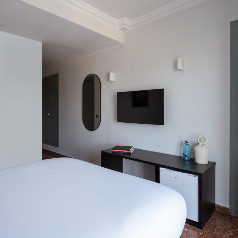 Hotel Montjoi by Brava Hoteles - Habitación Cuádruple Estándar - 2