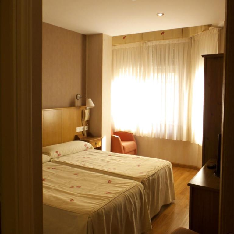 Hostal Orejas - Habitación Triple - 5