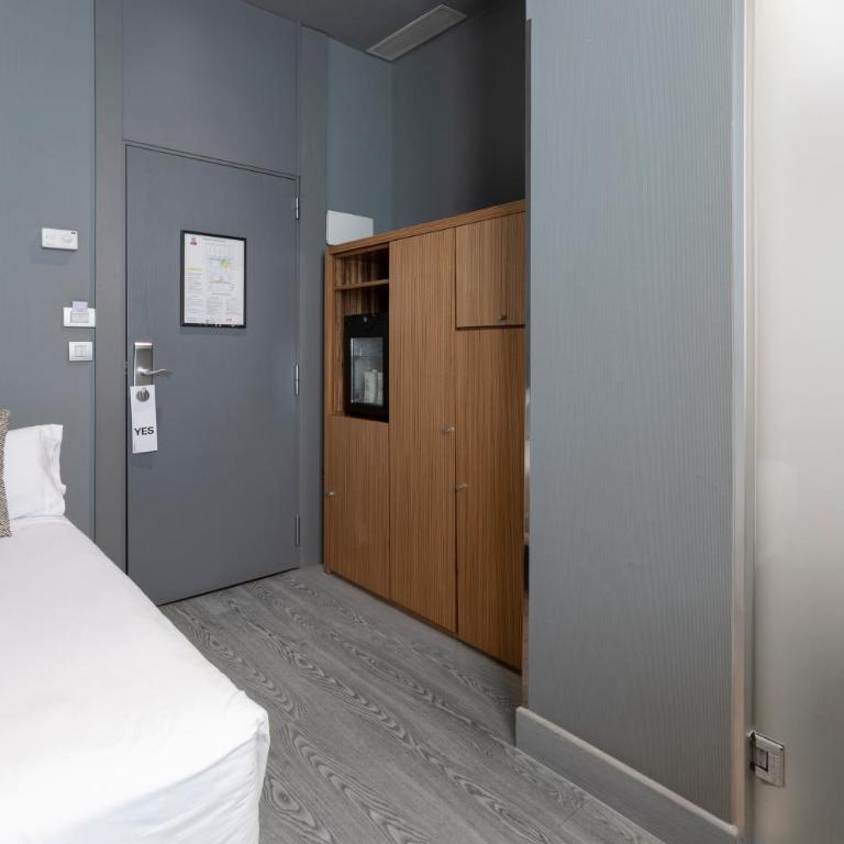 Petit Palace Tres Cruces - Single Room - 2