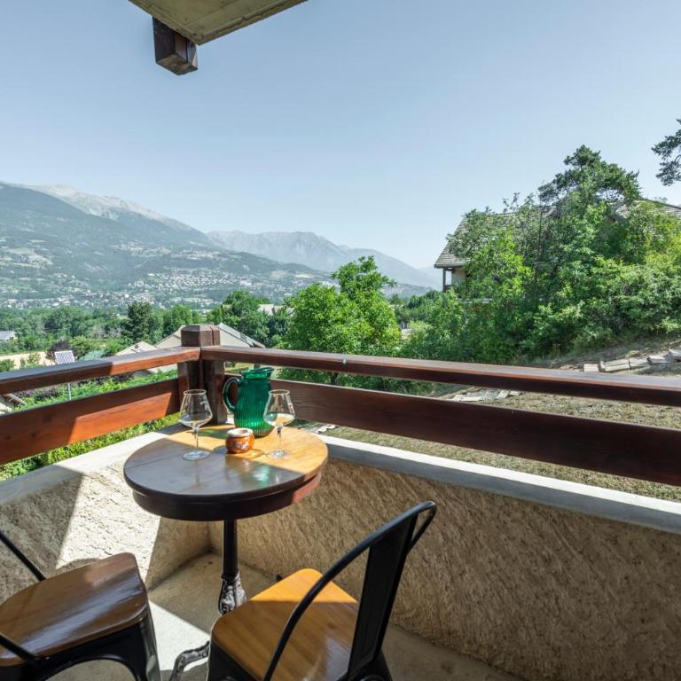 Joli T2 - Vue sur Lac - 5 min du plan d'eau d'Embrun - Appartement - Vue sur Lac - 14