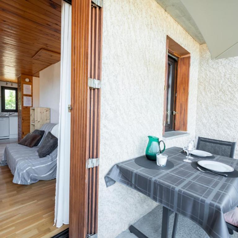Joli T2 - Vue sur Lac - 5 min du plan d'eau d'Embrun - Appartement - Vue sur Lac - 7