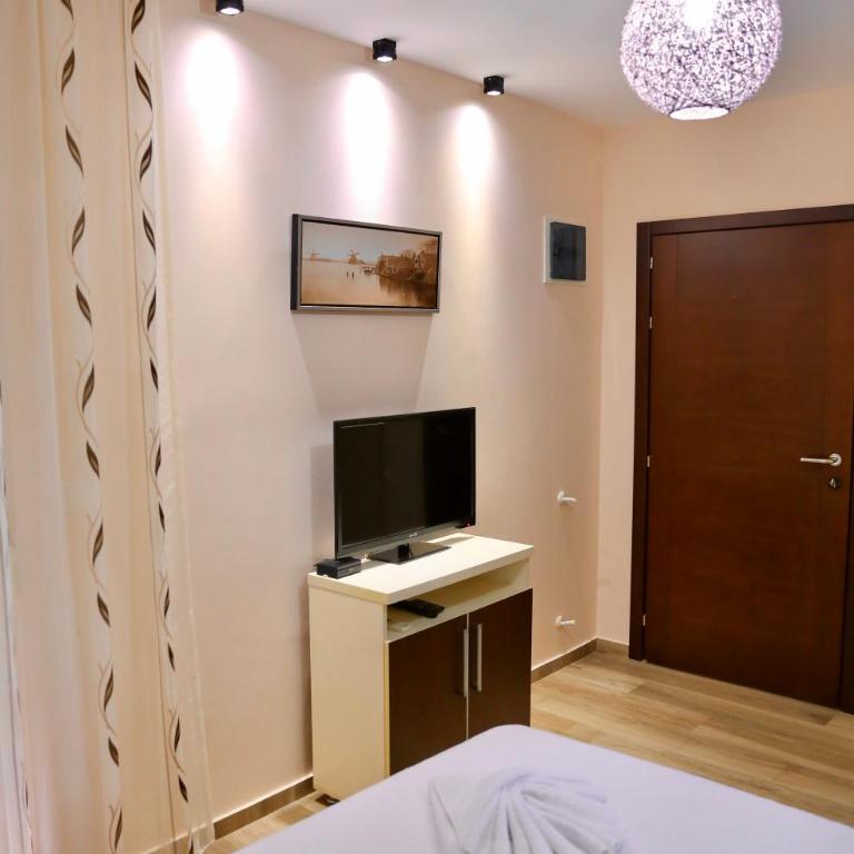 VICTORIA Apartments - Double Room with Garden View - 4