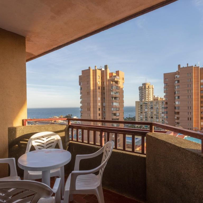 Las Palmeras Affiliated by FERGUS - Habitación Doble con vistas al mar - 2 camas - 3