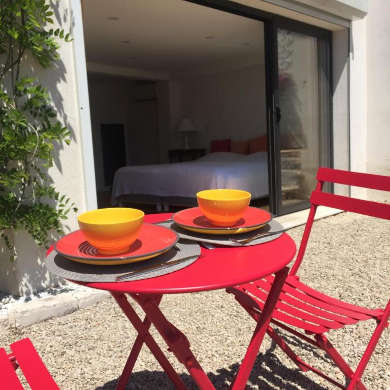 studio 36m2, dans un beau domaine privée au calme. - Appartement 1 Chambre - 6