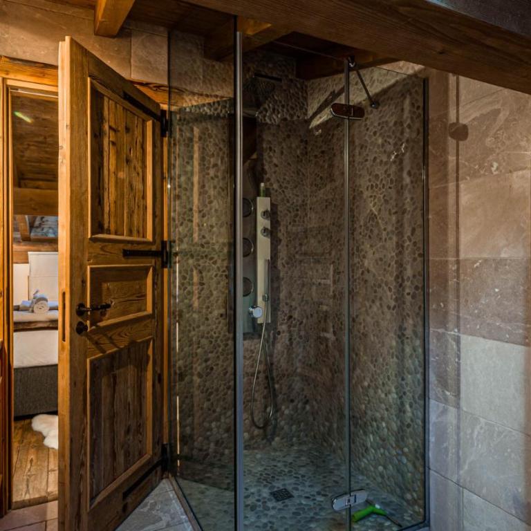 Chalet Entre Nous - Three-Bedroom Chalet - 18
