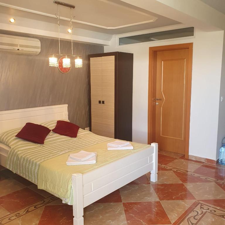 Villa Apartmani Anja - Apartment with Balcony - 5