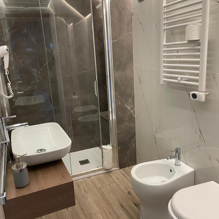 TH LUXURY SUITE - Suite Queen con Vasca Idromassaggio - 5