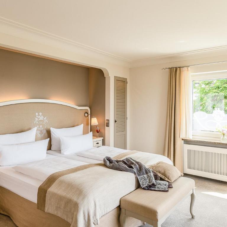Schlosshotel Steinburg - Doppelzimmer Landschloss I - 8