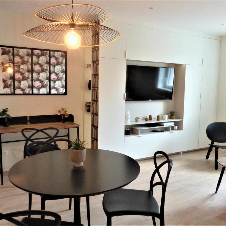 Coeur Rouennais 4P - Centre historique - Rue piétonne - Internet -Wifi - Chambre Quadruple avec Douche - 19