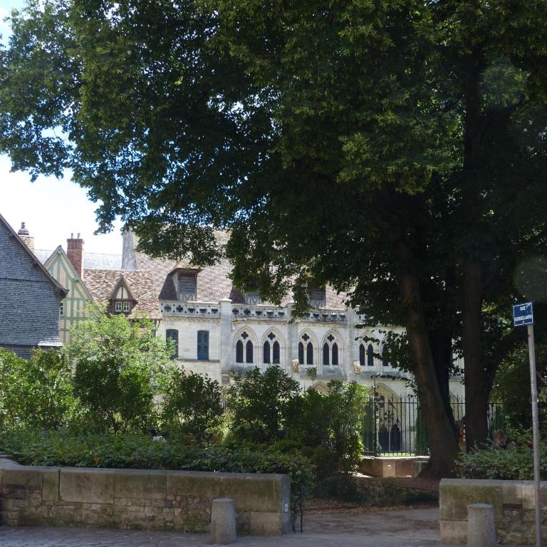 Coeur Rouennais 4P - Centre historique - Rue piétonne - Internet -Wifi - Chambre Quadruple avec Douche - 29