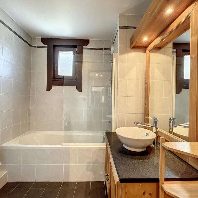 Appartement T3 au Centre de Chamonix avec WIFI et Parking - FR-1-507-3 - Appartamento - 10