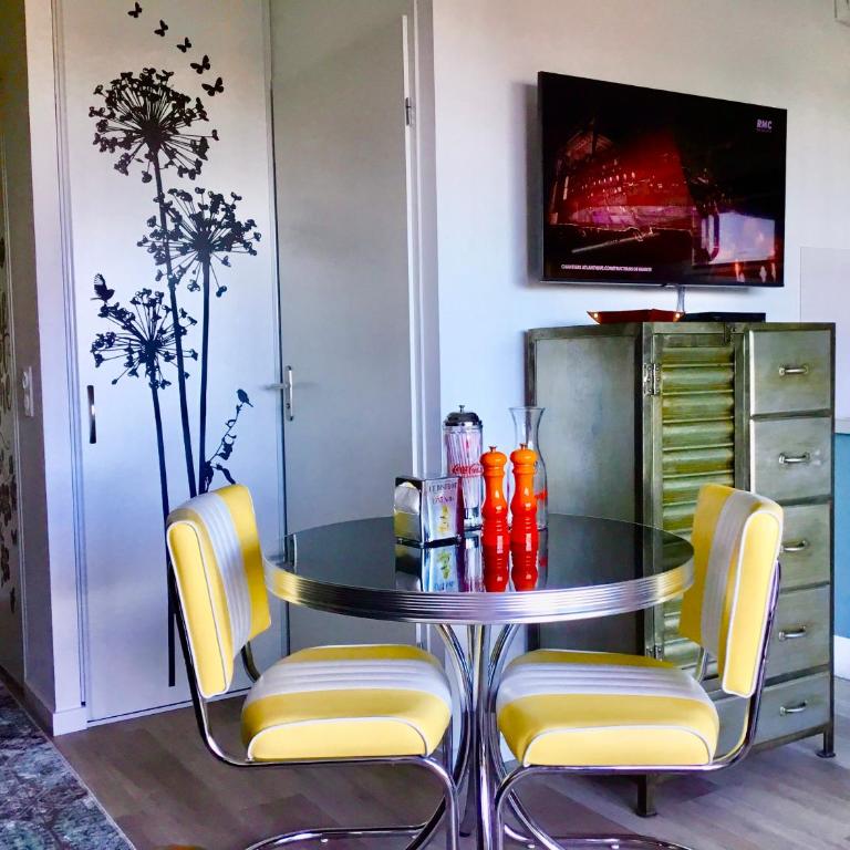 Studio neuf déco vintage face mer,terrasse ,jardin,wifi,parking sous-sol privé - One-Bedroom Apartment - 25