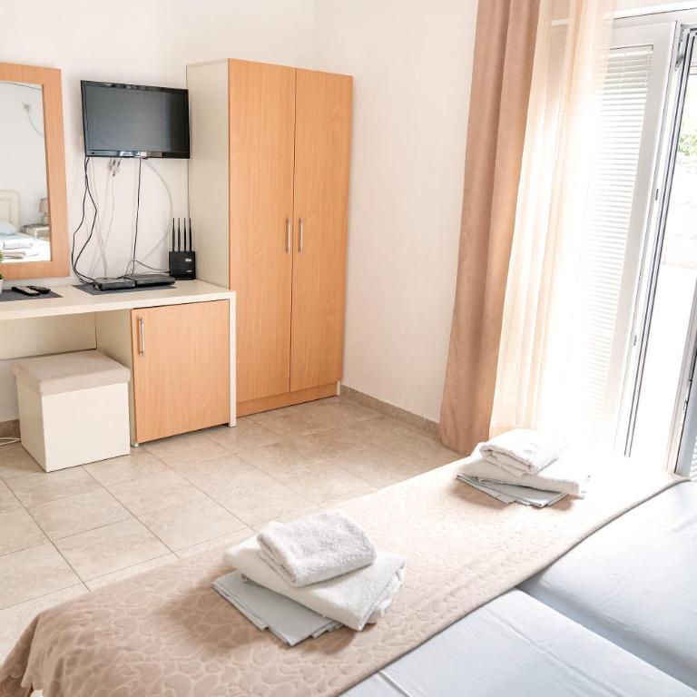 Guest House Jasna - Double or Twin Room with Balcony - 14