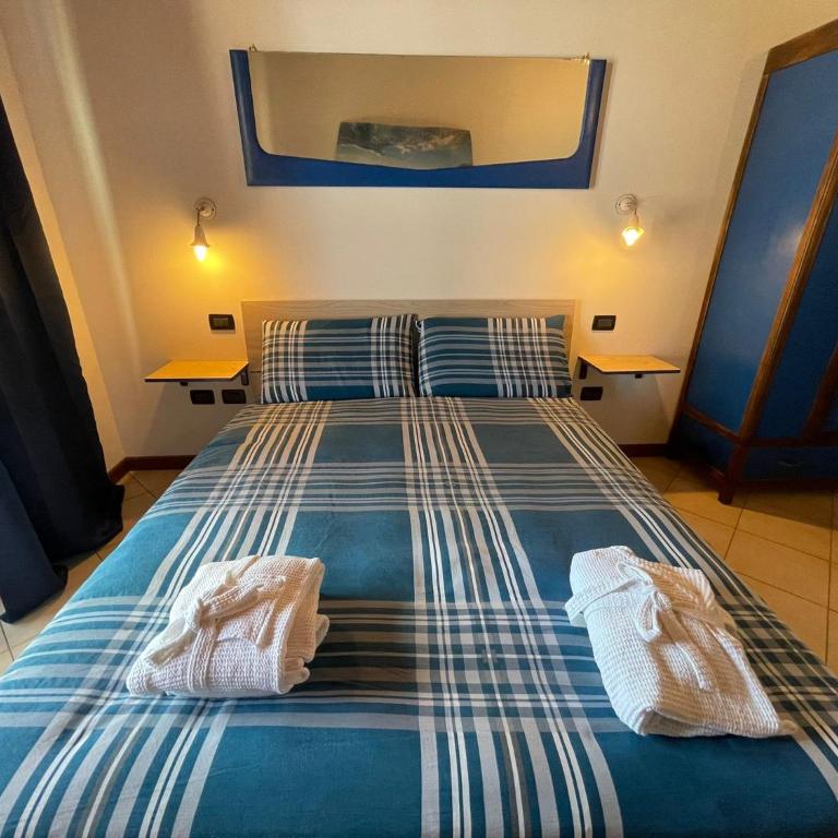 La FIOCCHINA - Magic Place - apartments & studios in Garda Lake - countryside farmhouse, inside the middle of the lake between sky & water - Monolocale Familiare - 6