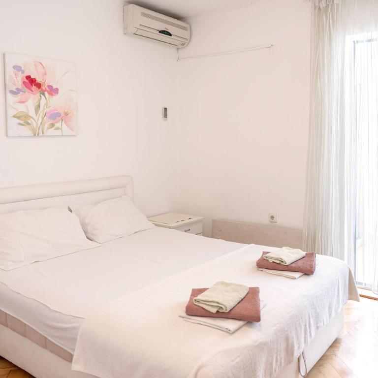 Guest House Jasna - Double or Twin Room with Balcony - 3