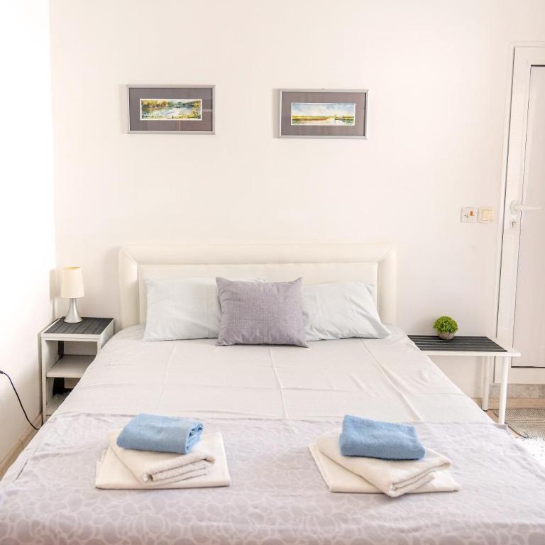 Guest House Jasna - Double or Twin Room with Balcony - 1