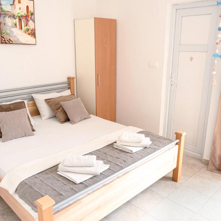Guest House Jasna - Double or Twin Room with Balcony - 4