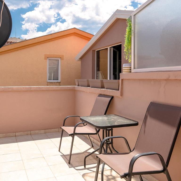 Guest House Jasna - Double Room with Private External Bathroom - 1