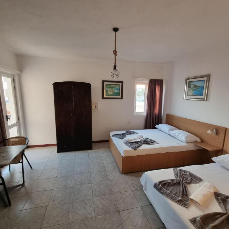 Apartments Adriatik - Niskobudžetna Dvokrevetna Soba sa Bračnim Krevetom - 2