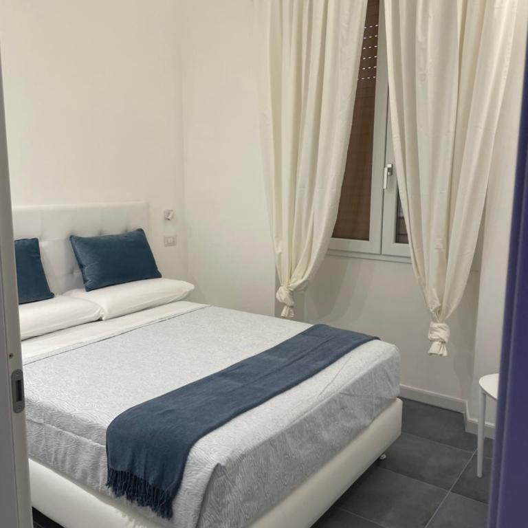 Sulis Suite Apartment - Il Milese - Two-Bedroom Apartment with Balcony - 4