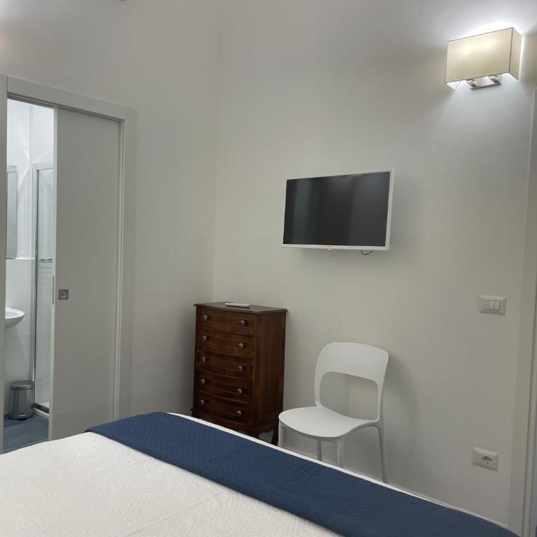 Sulis Suite Apartment - Il Milese - Two-Bedroom Apartment with Balcony - 8