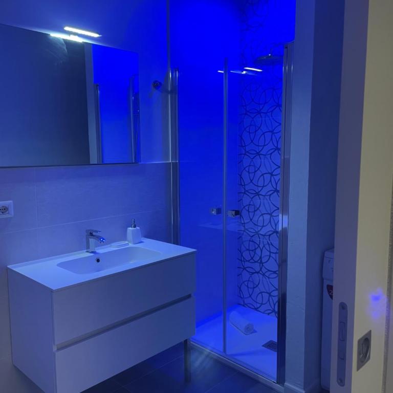 Sulis Suite Apartment - Il Milese - Two-Bedroom Apartment with Balcony - 15