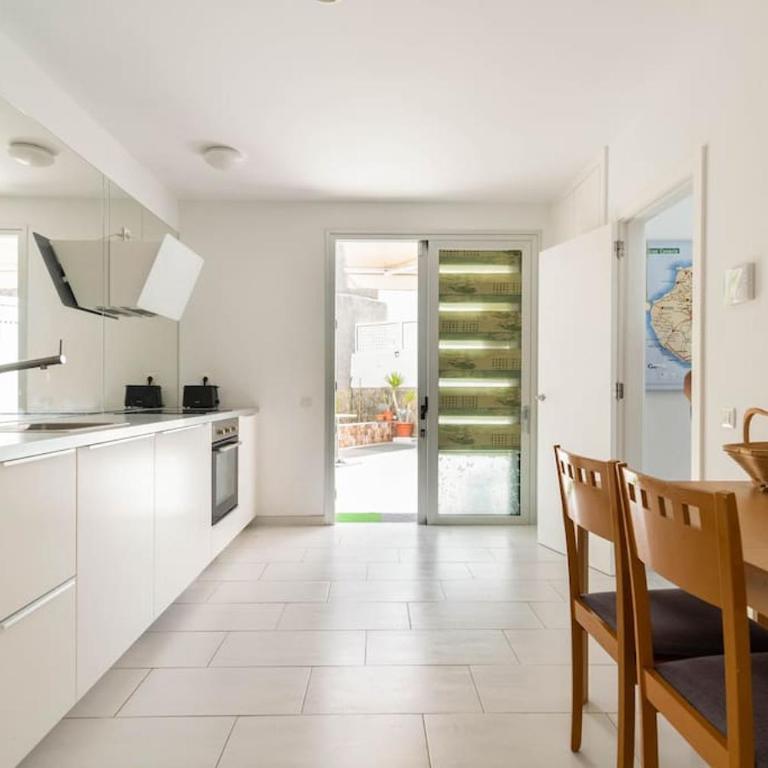 Big Villa Tauro with Private Heated Saltwater Pool & Jacuzzi & BBQ & Game Room & Arcade Games - Villa - 46