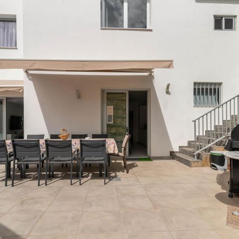 Big Villa Tauro with Private Heated Saltwater Pool & Jacuzzi & BBQ & Game Room & Arcade Games - Villa - 52