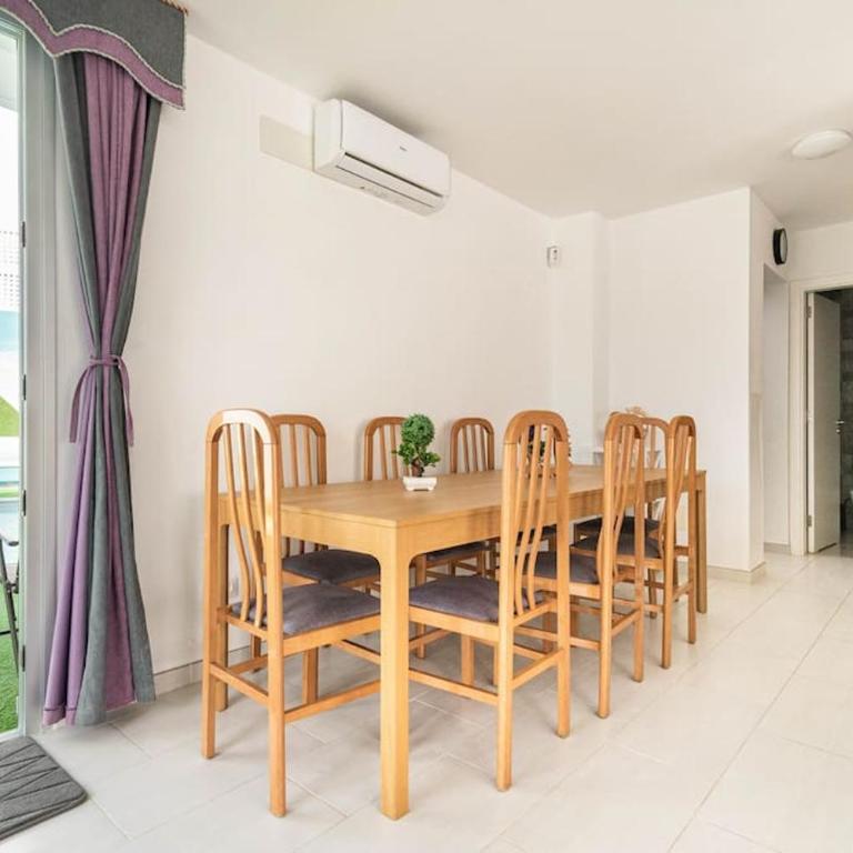 Big Villa Tauro with Private Heated Saltwater Pool & Jacuzzi & BBQ & Game Room & Arcade Games - Villa - 41
