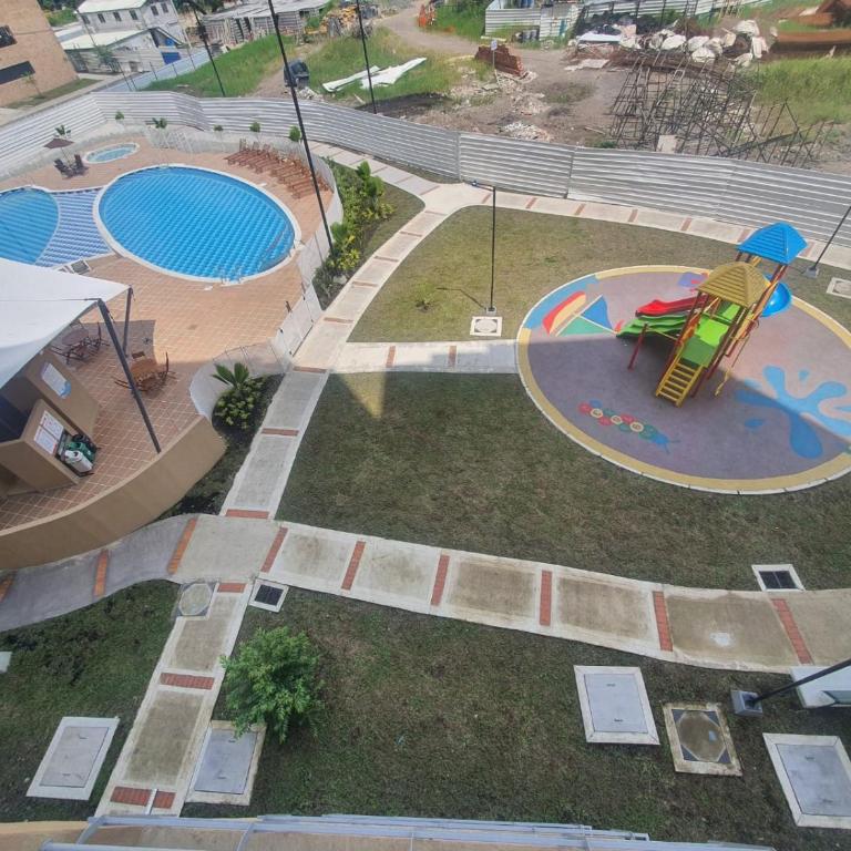 Apartamento con piscina y parqueadero a 7 min del centro - Apartamento de 2 dormitorios - 3