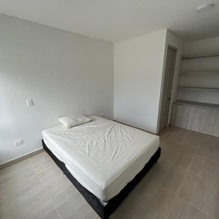 Apartamento con piscina y parqueadero a 7 min del centro - Apartamento de 2 dormitorios - 7